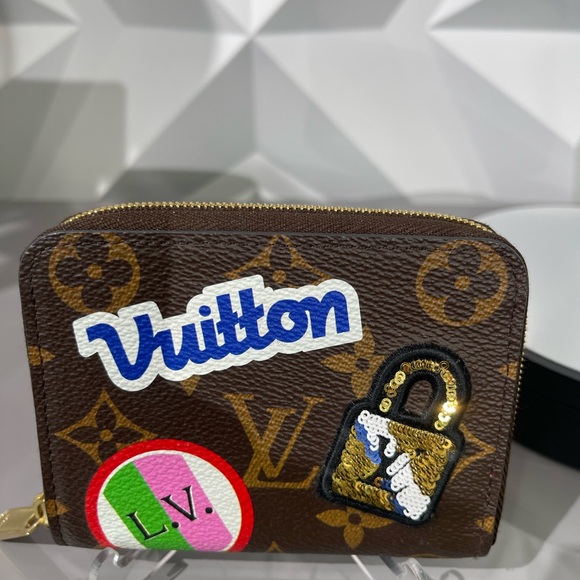 Limited Edition LV Patches Short Wallet EUC ♥️ - Picture 11 of 11